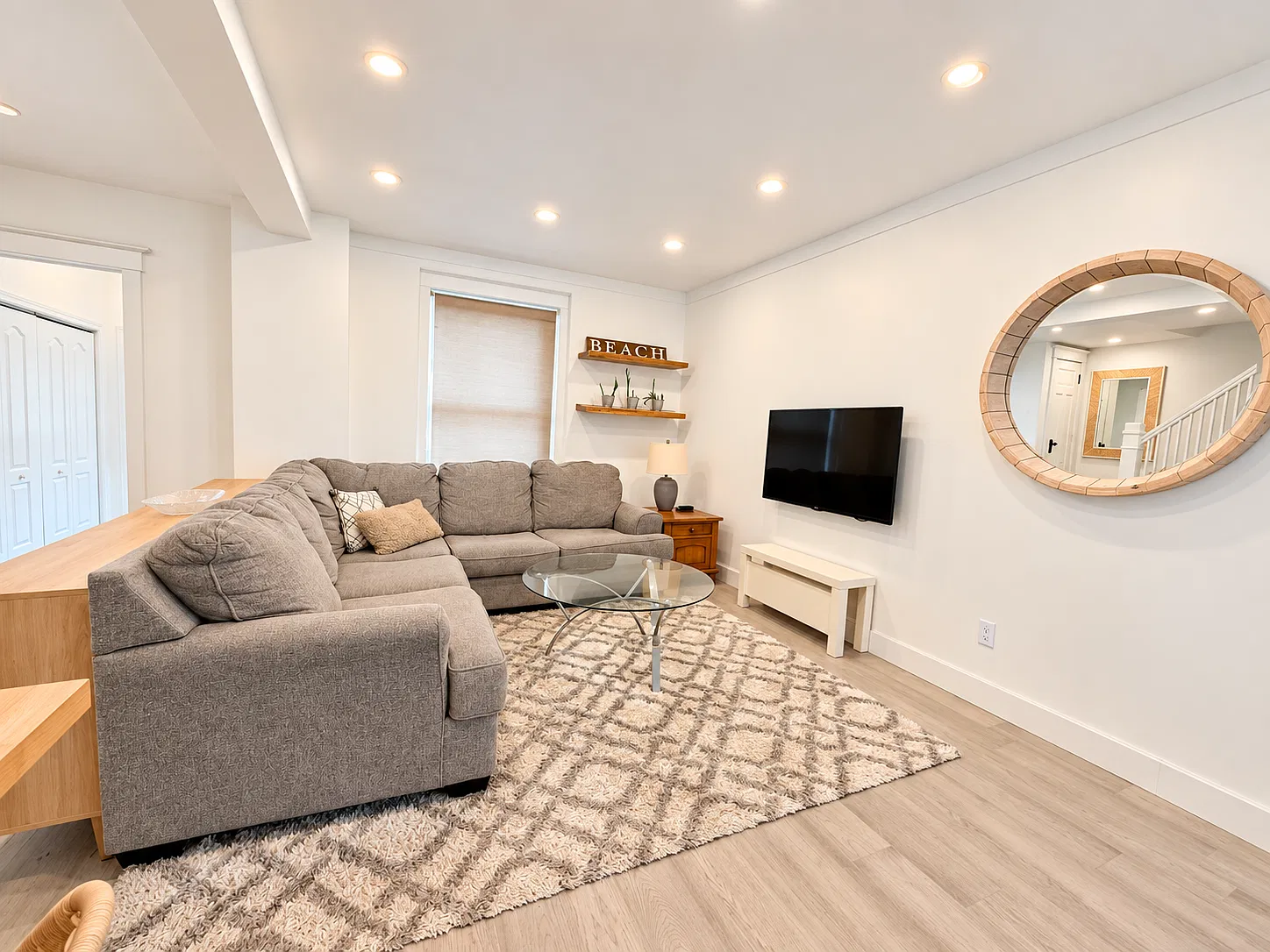 826 Beach Blvd — Photo 3