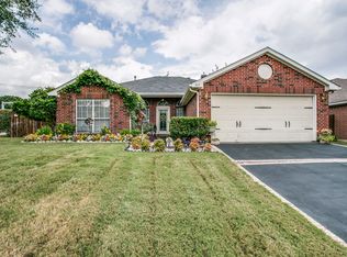 917 Winterwood Ct, Arlington, TX 76017