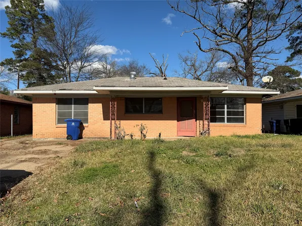 915 Pine Tree Dr, Shreveport, LA 71106