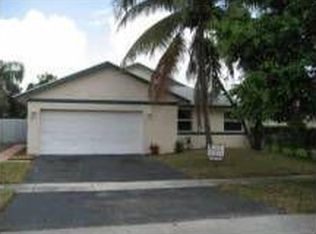 10021 SW 9th Ct, Pembroke Pines, FL 33025