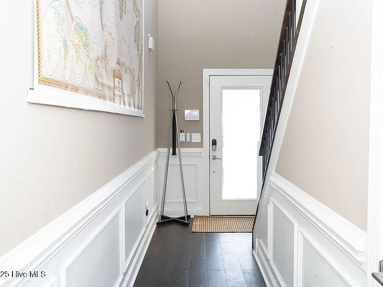 691 S Ashe St — Photo 14
