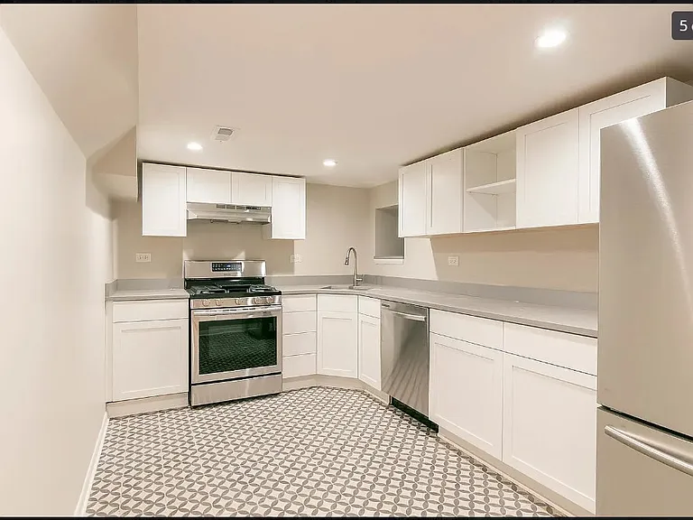2139 N Sedgwick St #G — Photo 4