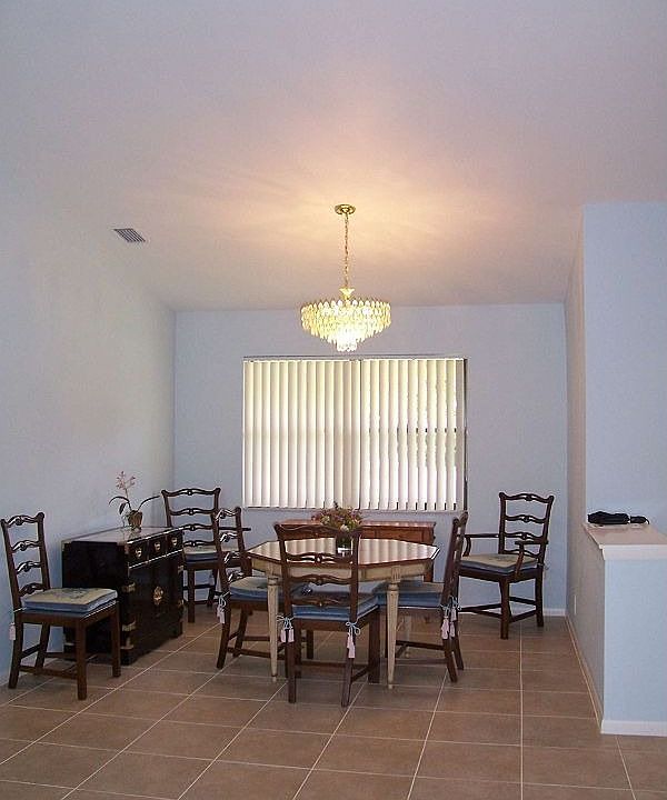 2nd image of 2212 Portland Ct