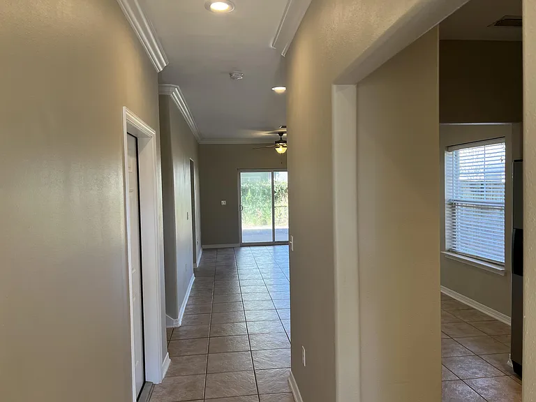 8 Myrtle Oak Way — Photo 3