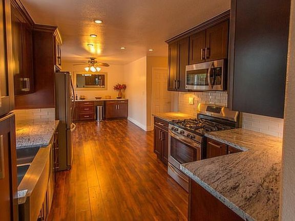 5th image of 886 E Estates Dr