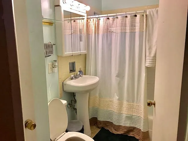 437 W Saint James Pl #3 — Photo 6