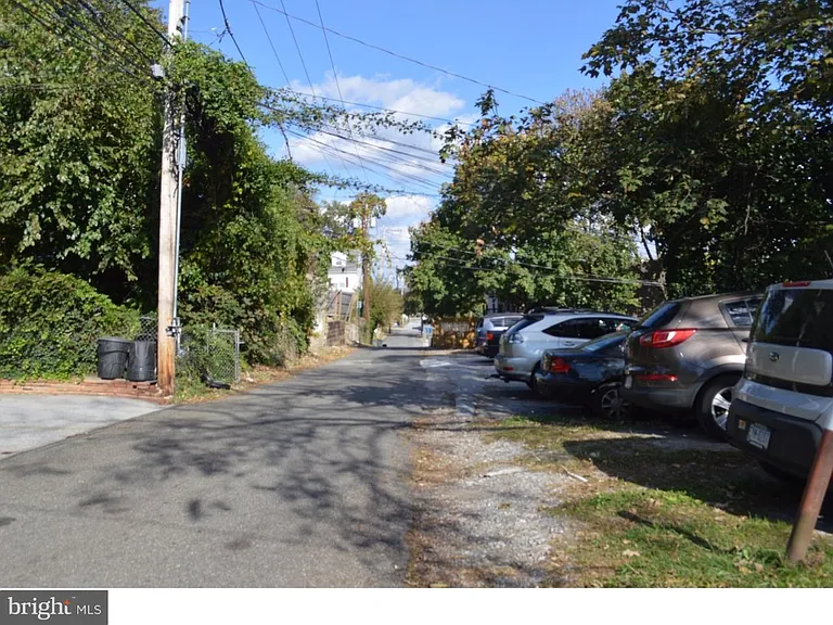 217 E Market St #1 — Photo 6
