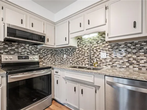 1429 Cole Dr, Chesapeake, VA 23320