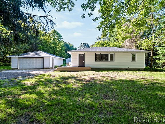 4th image of 62 Flat River Dr SE