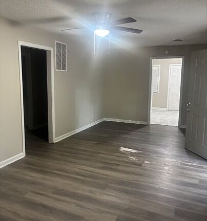 3rd image of 4746 Hodge Rd