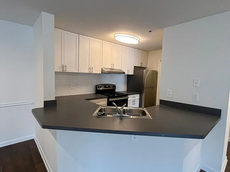 Wesley St. Claire Apartments at Lawrenceville — Photo 145