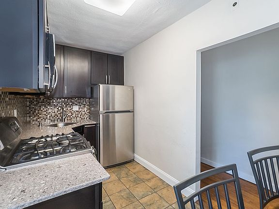 3rd image of 30-15 Hobart St Unit 3-I