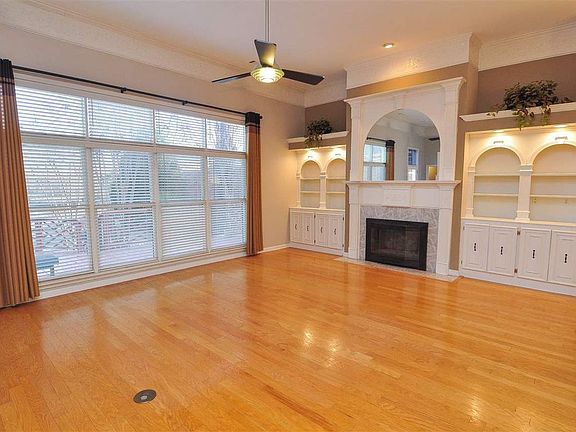 4th image of 7605 Thorn Tree Ln