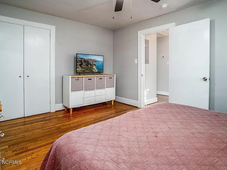 1302 Cotten Rd — Photo 17