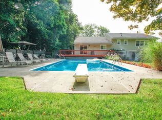 34 Sunnyside Rd, Mahwah, NJ 07430