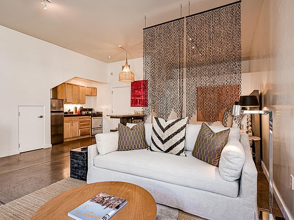 5th image of 1012 Marquez Pl Unit 306A