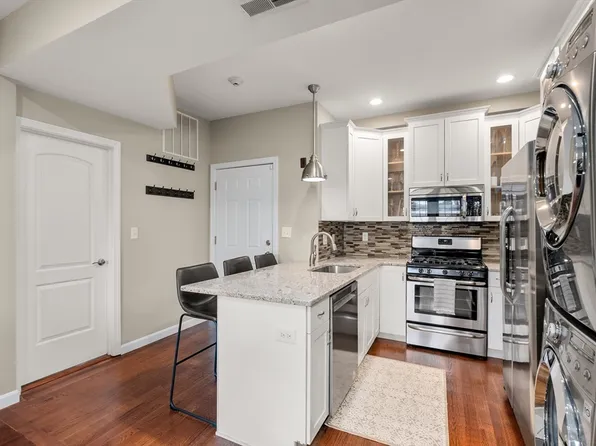 81 Broadway APT 11, Chelsea, MA 02150