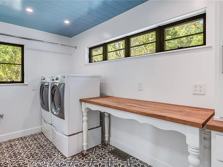 57 Narcissa Dr — Photo 27