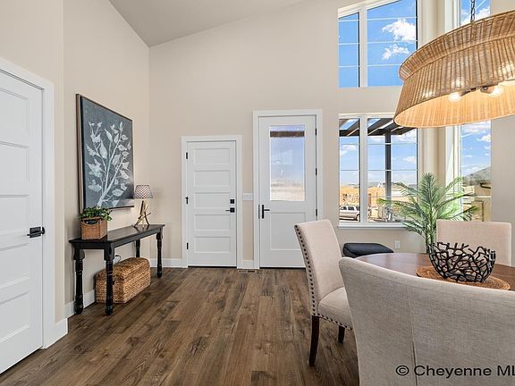 5th image of 4048 Saddleback Ln