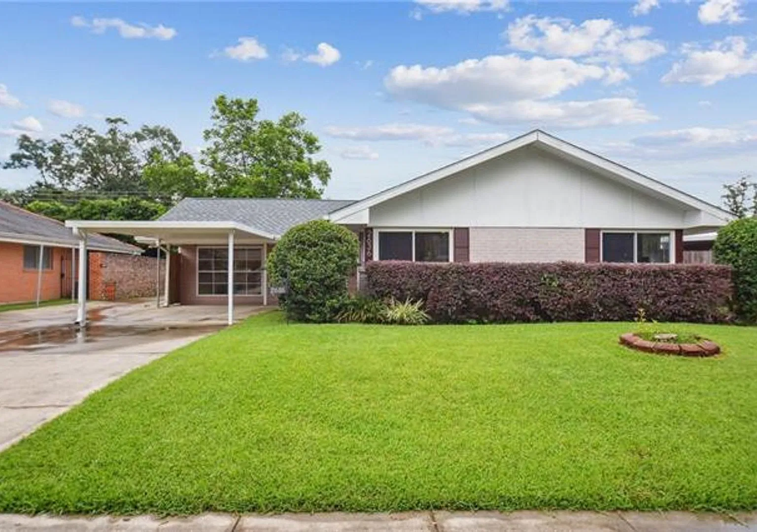 2636 Somerset Dr — Photo 1