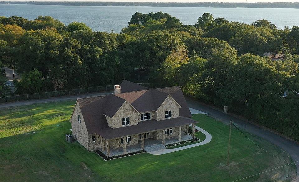 1st image of 115 Palo Blanco Dr