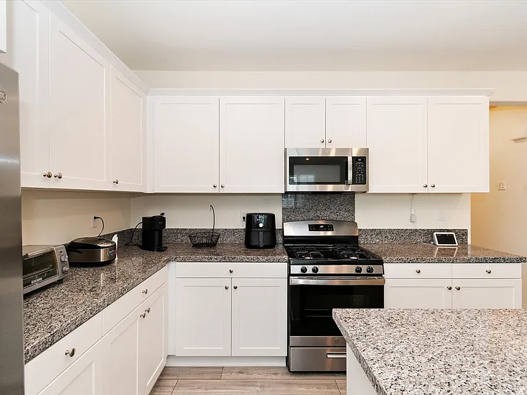 16540 Wyndham Ln #3 — Photo 11