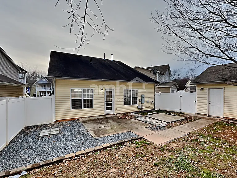 11342 Heritage Green Dr — Photo 21