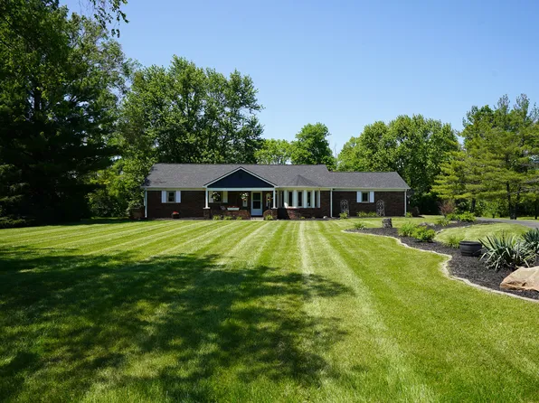 2658 S Sunrise Dr, New Palestine, IN 46163