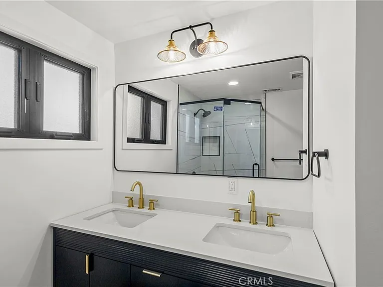 9519 La Reina Ave — Photo 16