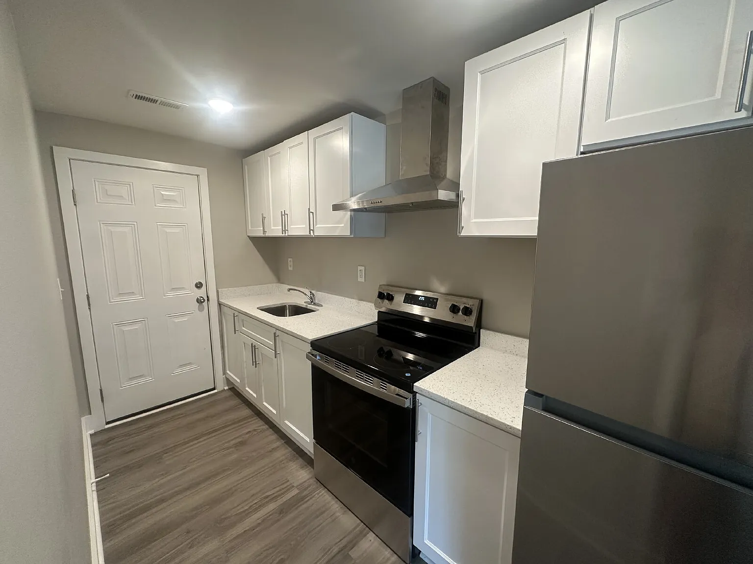 2 bed, 1.0 bath, 600 sqft, $1,450 — Photo 4