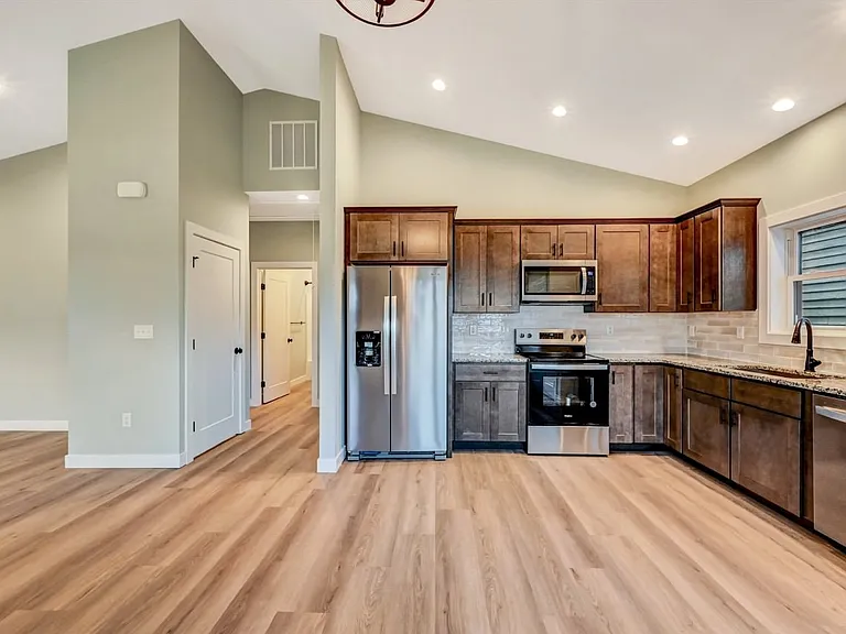 708 Harrison Ave #1 — Photo 25