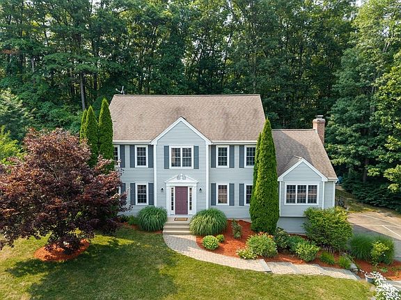 3rd image of 7 Evergreen Ln