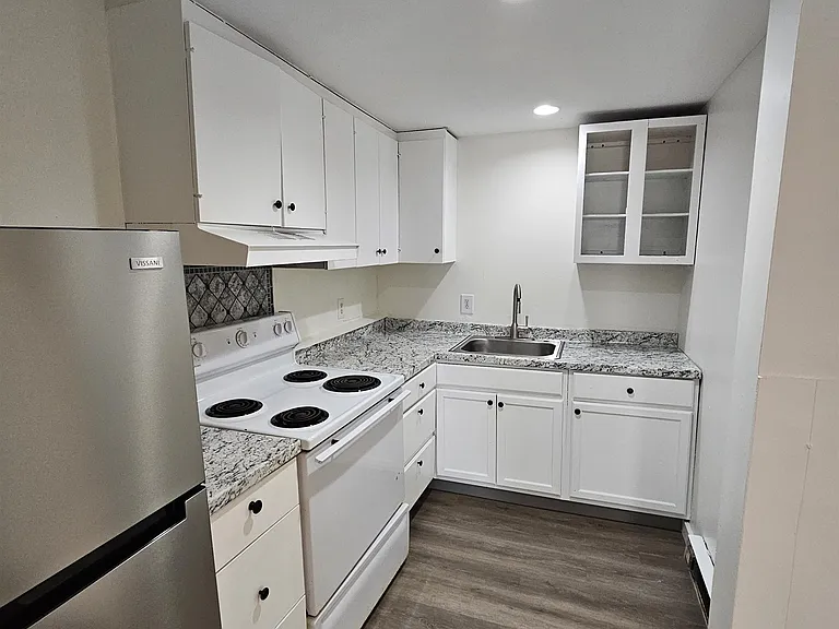 47 Highland St #B — Photo 5