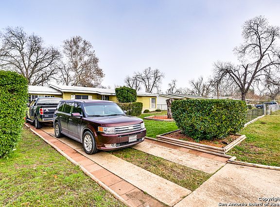 4th image of 373 Longview Dr