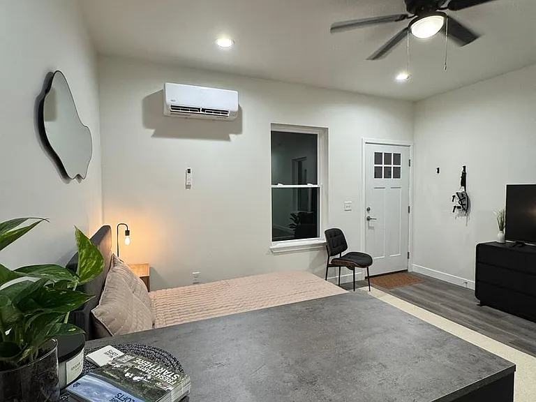 Bellaire Lofts — Photo 10