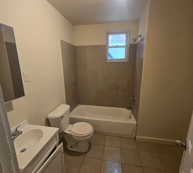 926 Lindley Ave #1 — Photo 2