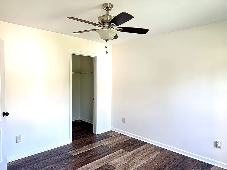 105 Springlaurel Ct — Photo 19