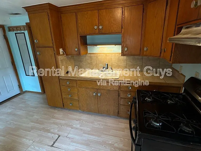 1408 Washington St NE #2 — Photo 2