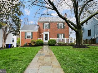 1831 N Powhatan St, Arlington, VA 22205