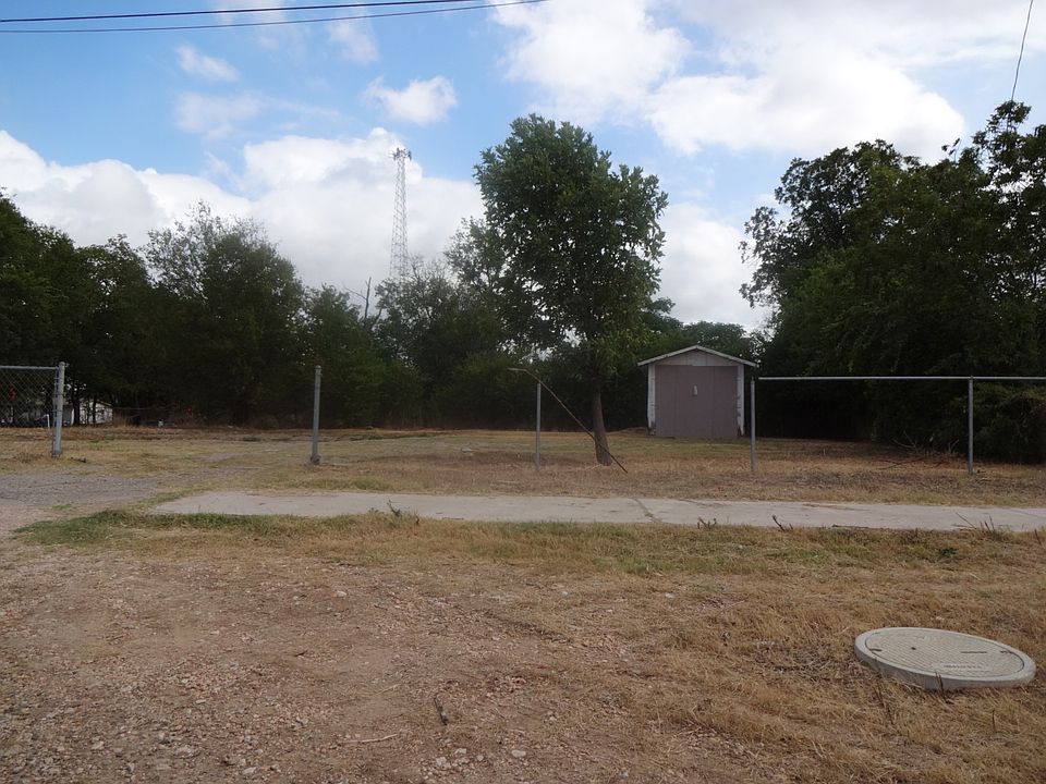 1st image of 3205 Bastrop Hwy