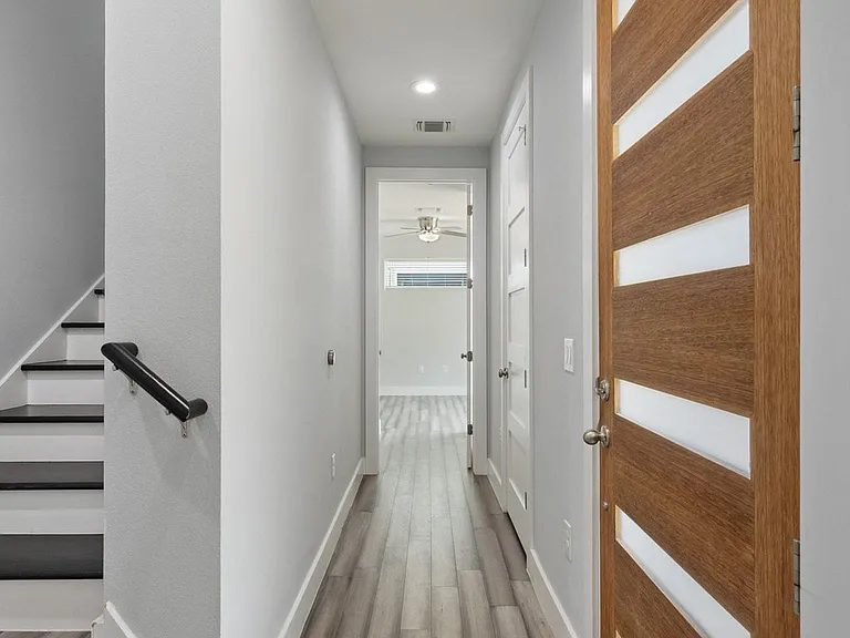 6109 Cherrylawn Cir #A — Photo 6
