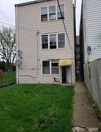 Building located on front 40% of lot for addition purposes