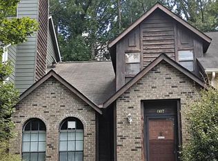 883 Brandy Oaks Ln, Stone Mountain, GA 30088