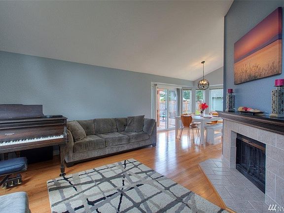 4th image of 2506 151st St E