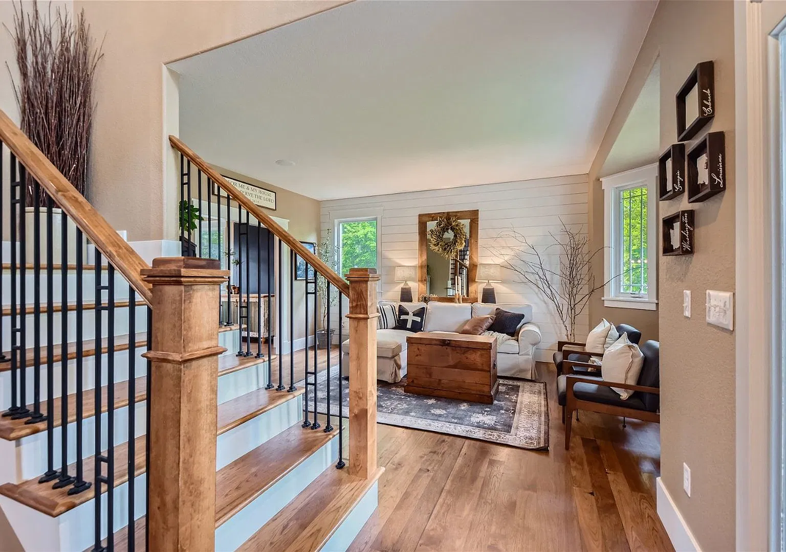 Elegant Home in Bison Ridge — Photo 4
