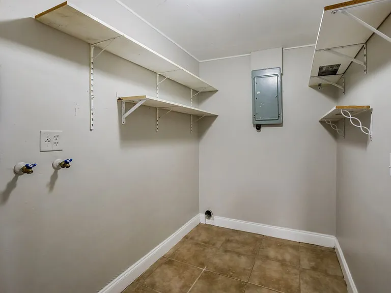 1810 De Soto Dr — Photo 15