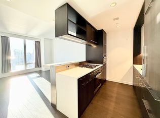 252 South St #35B, New York, NY 10002