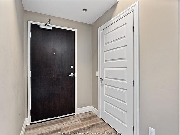 2nd image of 955 Ouellette Ave #205
