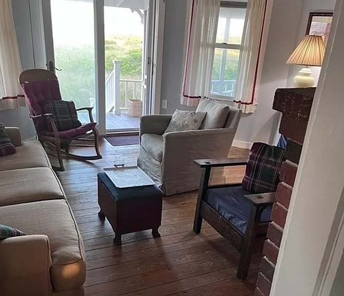 230 Bay Ave #230 — Photo 14