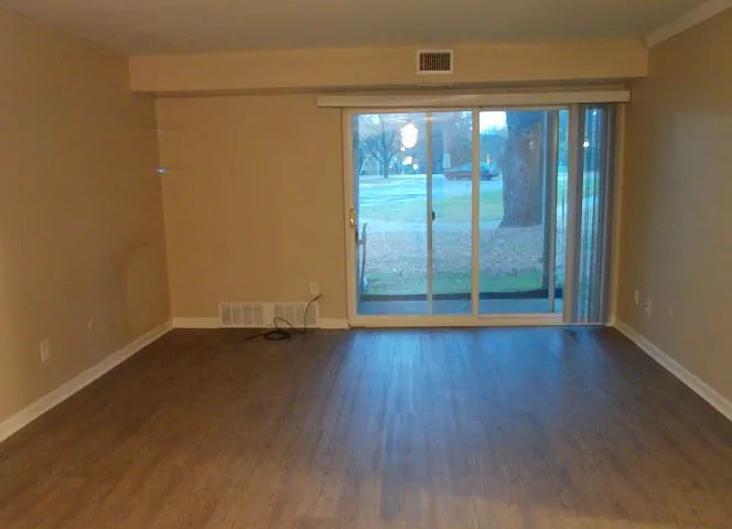 1 bed, 1.0 bath, 700 sqft, $900 — Photo 4